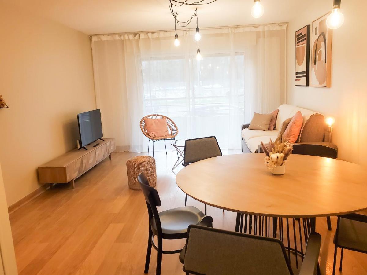 Standing appartement avec vue sur la Mayenne Laval  Extérieur photo