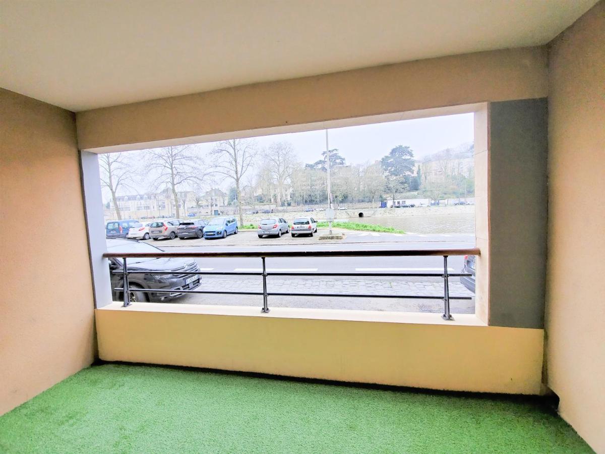 Standing appartement avec vue sur la Mayenne Laval  Extérieur photo